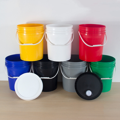 comprar Balde de plástico de 20L com tampa de escotilha para armazenamento de matérias-primas industriais, pós químicos Fabricação em linha