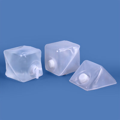 comprar Container transparente em água de 4 litros de plástico dobrável suave Jerry Can com tampa de torneira Fabricação em linha