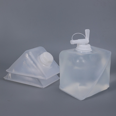 Container de água ecológico de 2L de plástico dobrável suave Jerry Can com tampa de torneira